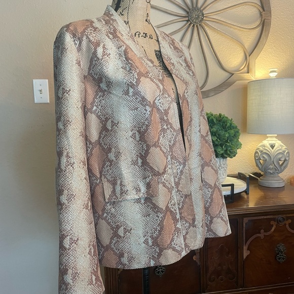 Chico’s Animal Print Open Style Jacket - Picture 10 of 16